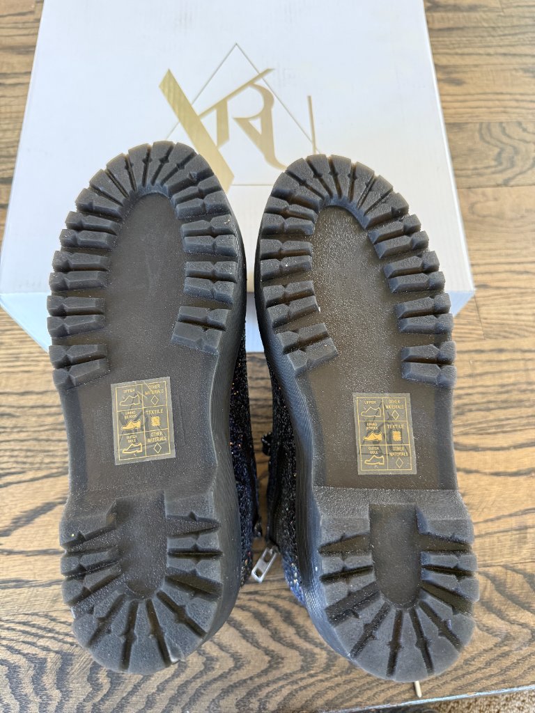 Yru Slayer Black Glitter Platform Boots Size 7 New In Box — image 8 of 8